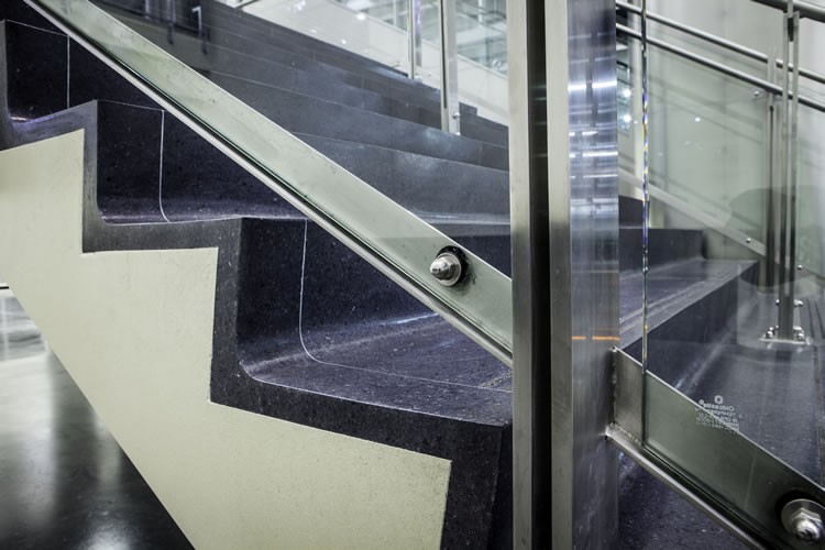 20msp_terminal2web.jpg 20msp_terminal2web.jpg